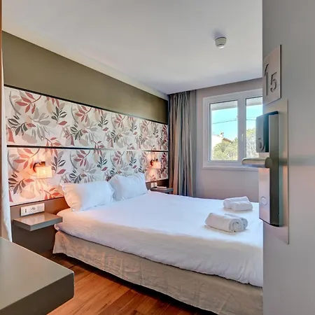 Bor Hotel 3*