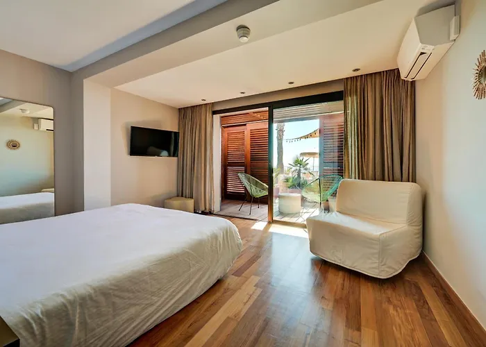Hotel Bor Hyères