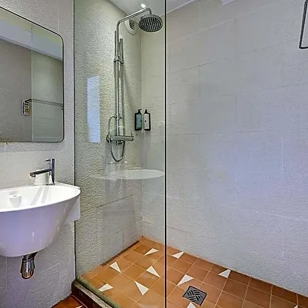 Bor Hotel