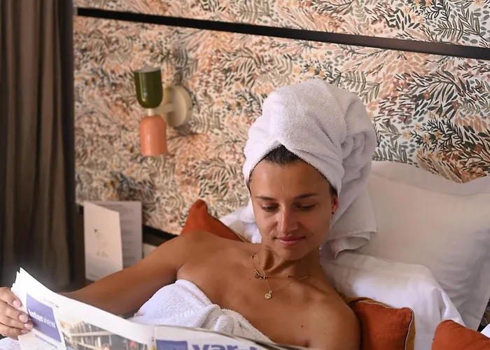 Bor Отель
